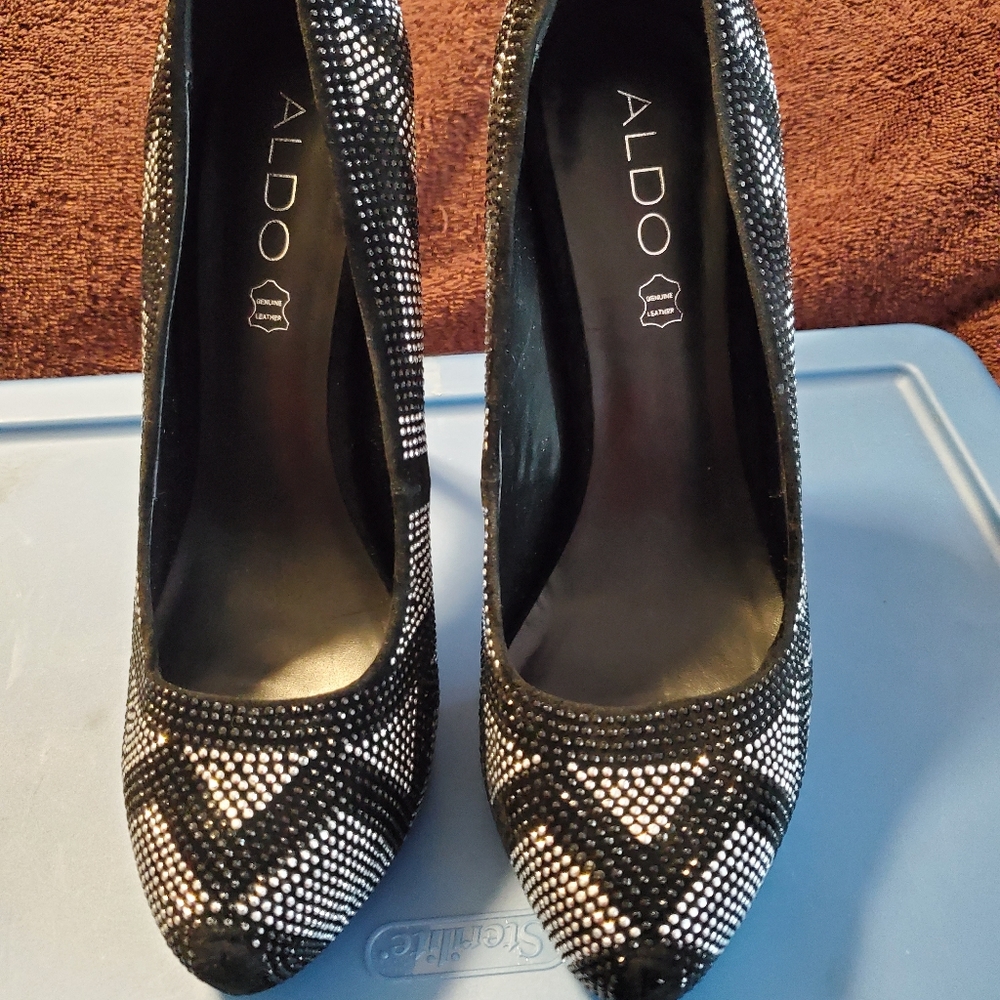 Heels - Picture 3 of 5